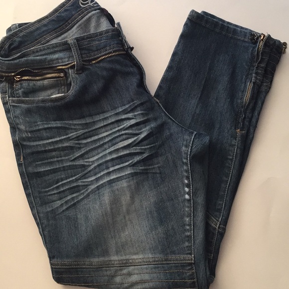 Dereon Denim - Dereon Jeans